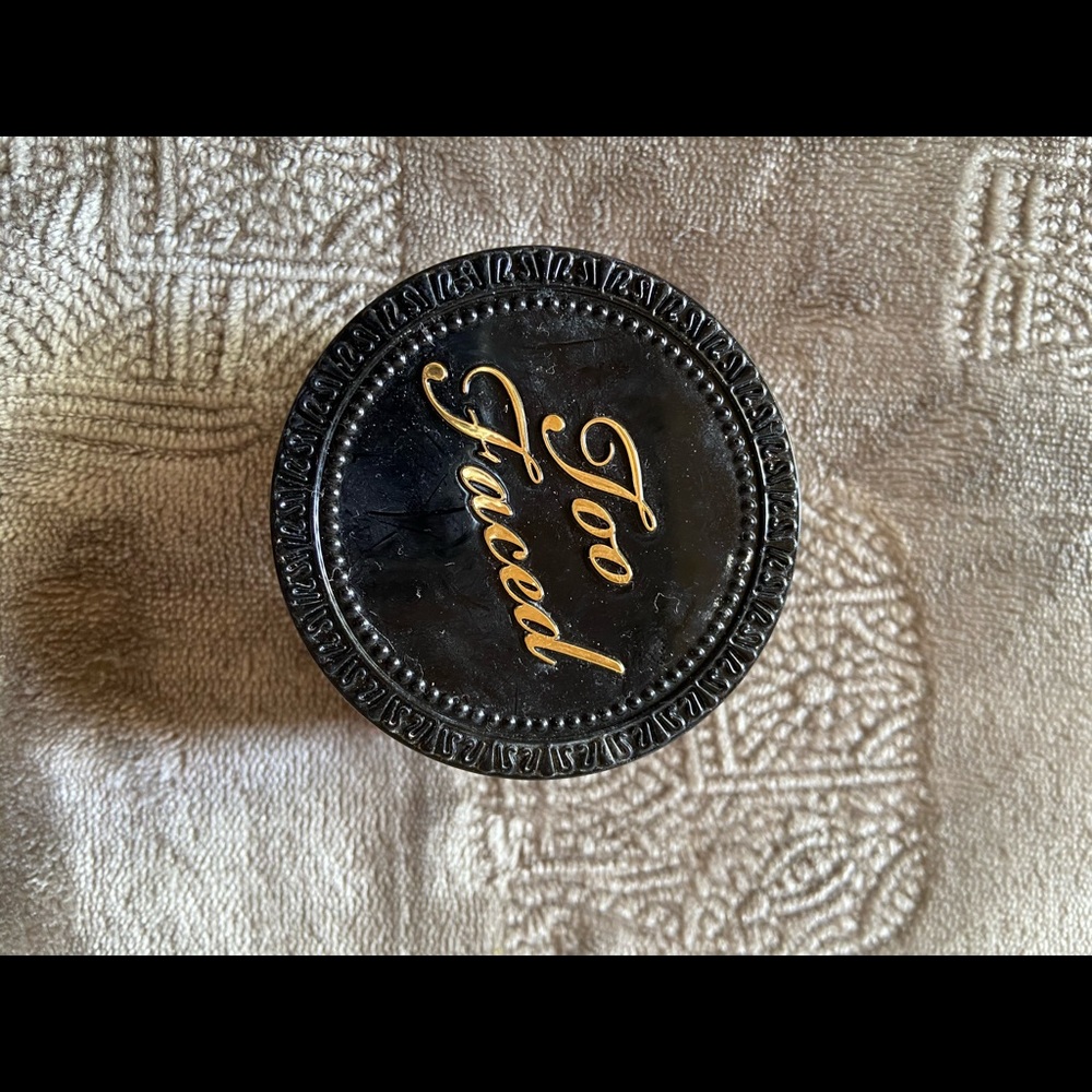 Too faced born this way lose powder